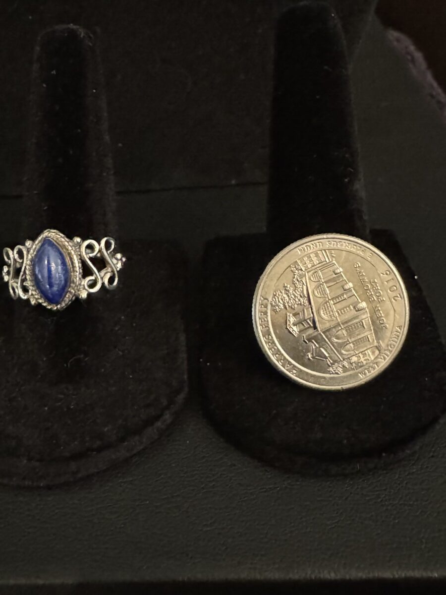 Adorable, small dainty lapis and sterling silver ring - Image 4