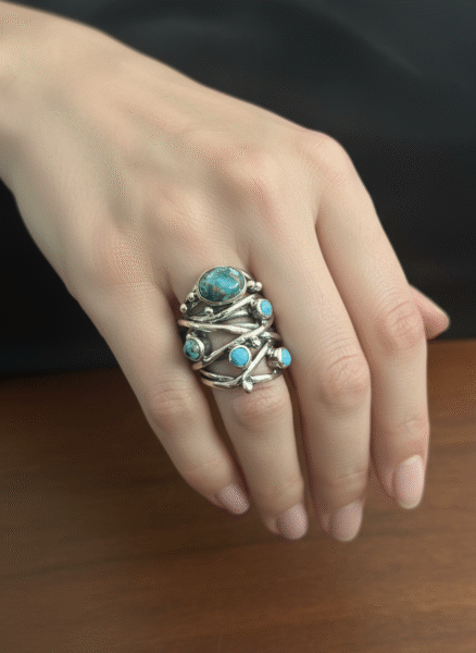 BEAUTIFUL STERLING SILVER RING WITH GENUINE TURQUOISE STONES