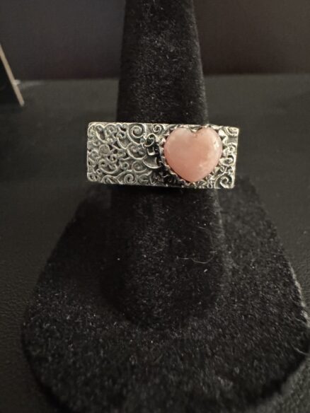 Sterling silver and rose quartz heart ring