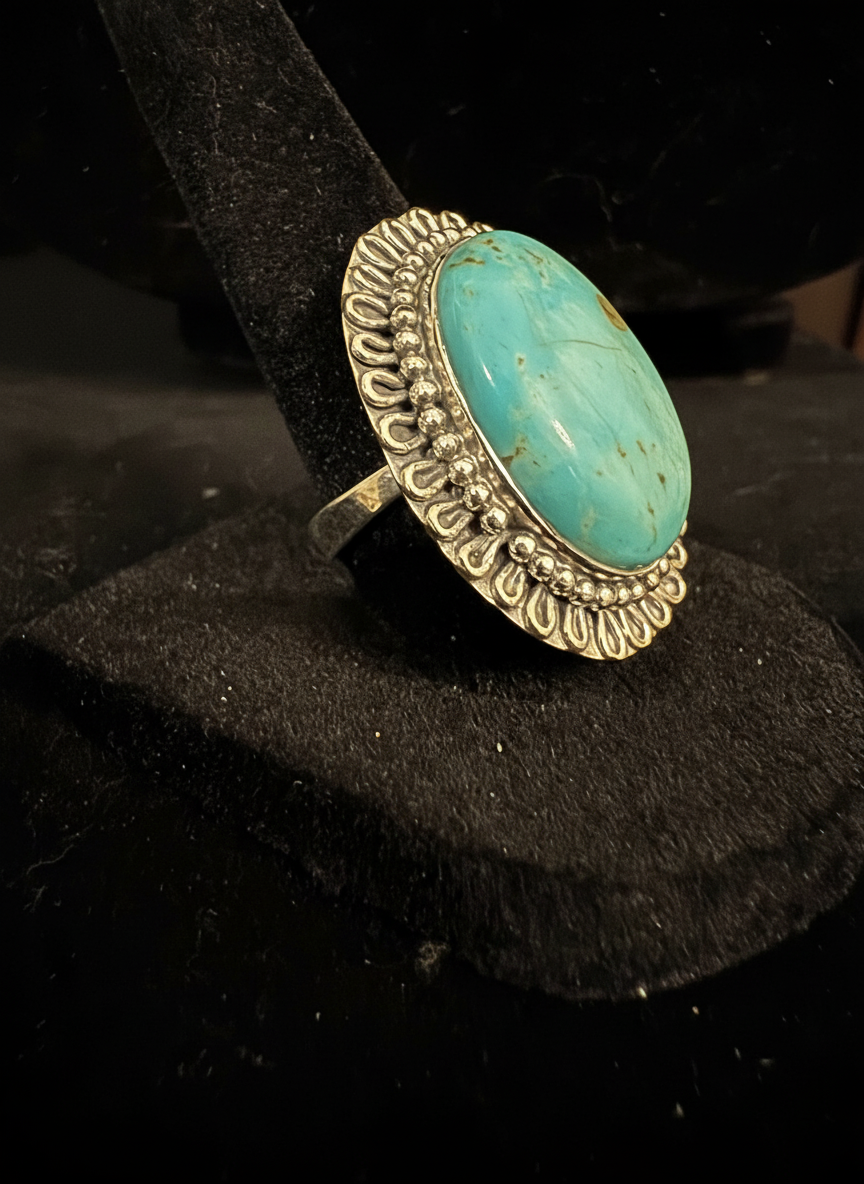 Beautiful turquoise and sterling silver ring