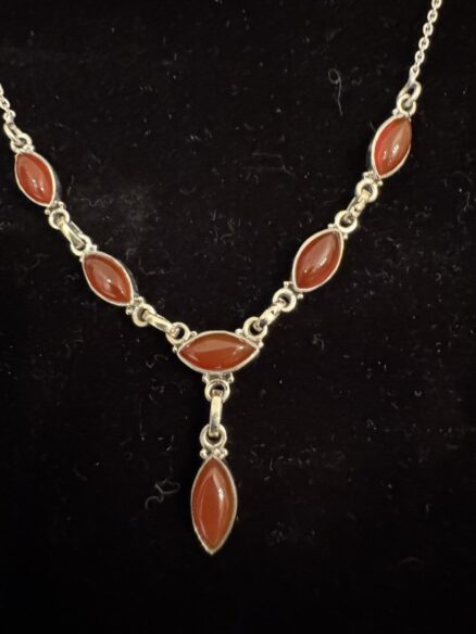 Red cornelian agate pendant set in beautiful sterling silver