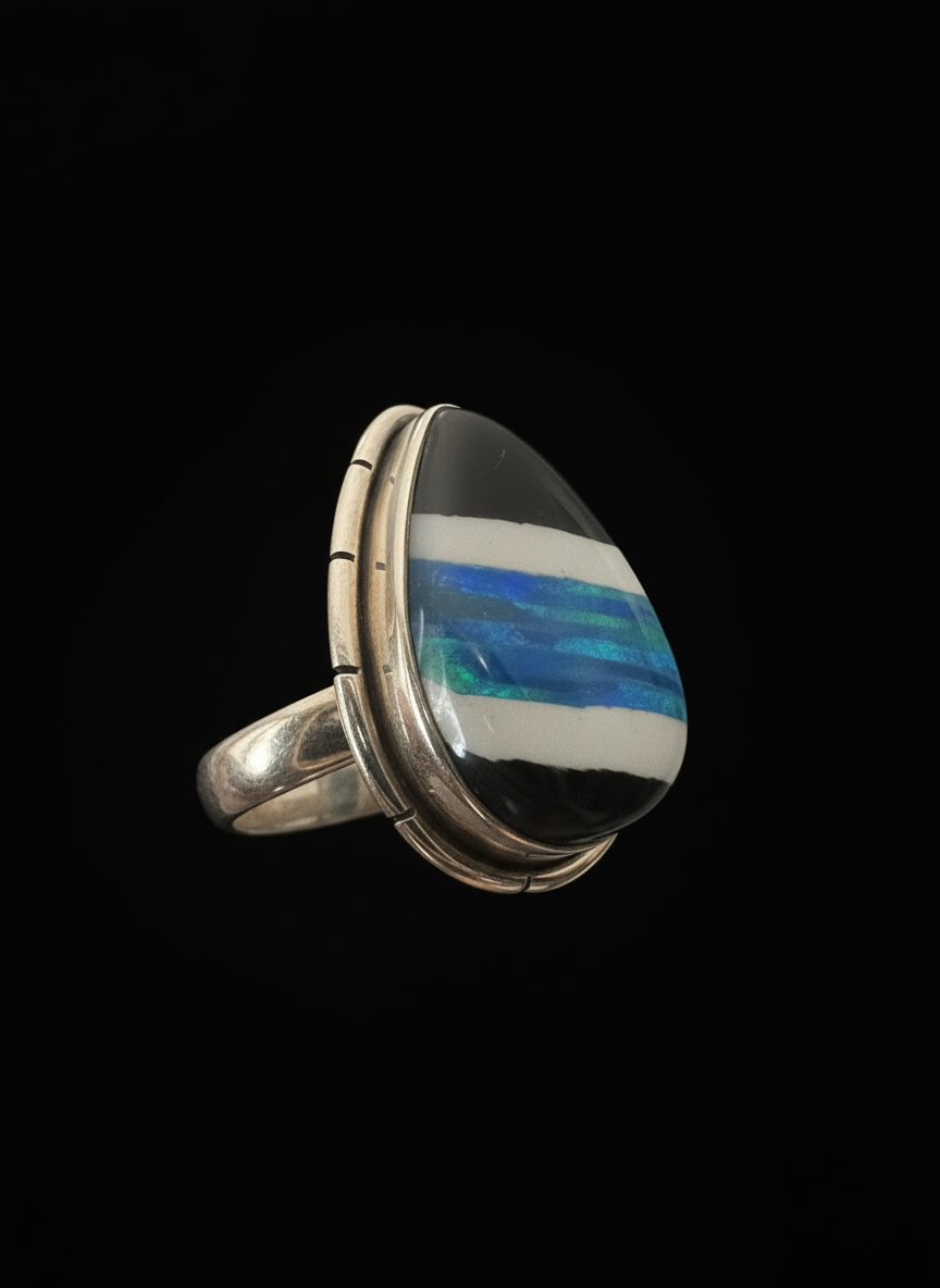 Beautiful Onyx and Opal triplet Sterling silver ring